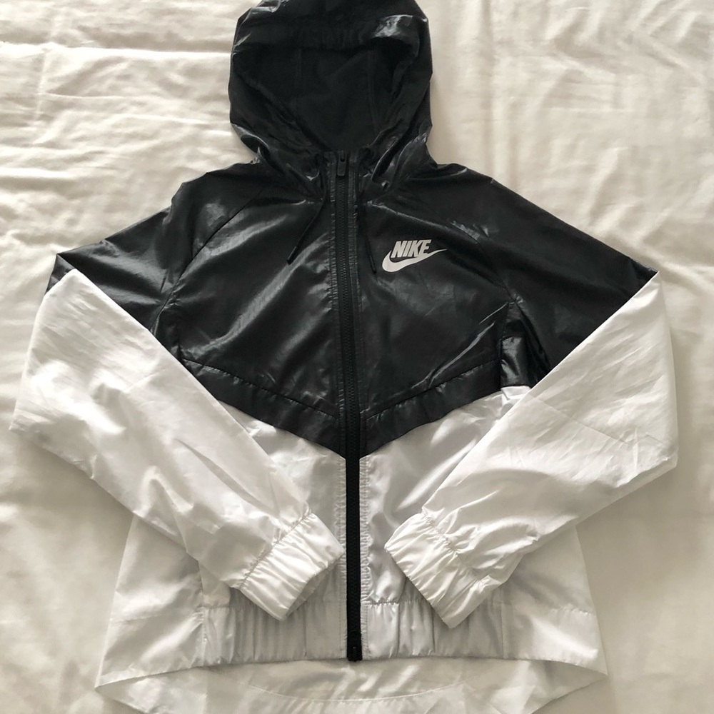 •NWOT• Nike Windbreaker Jacket